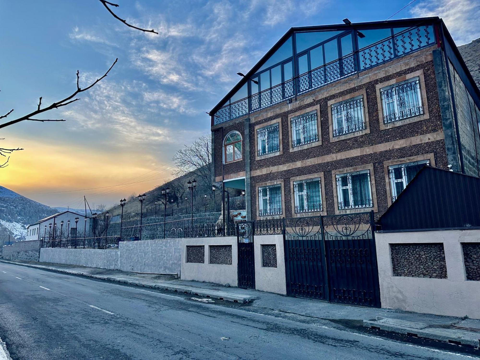 Tadevosyan Guest House Bjni Zewnętrze zdjęcie